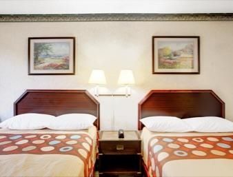 Super 8 By Wyndham Hotel